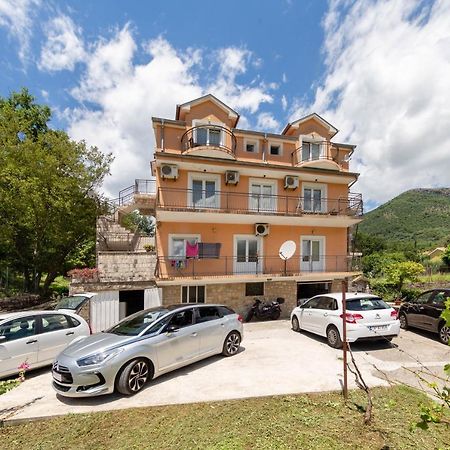 Apartments Pelle Тиват Экстерьер фото