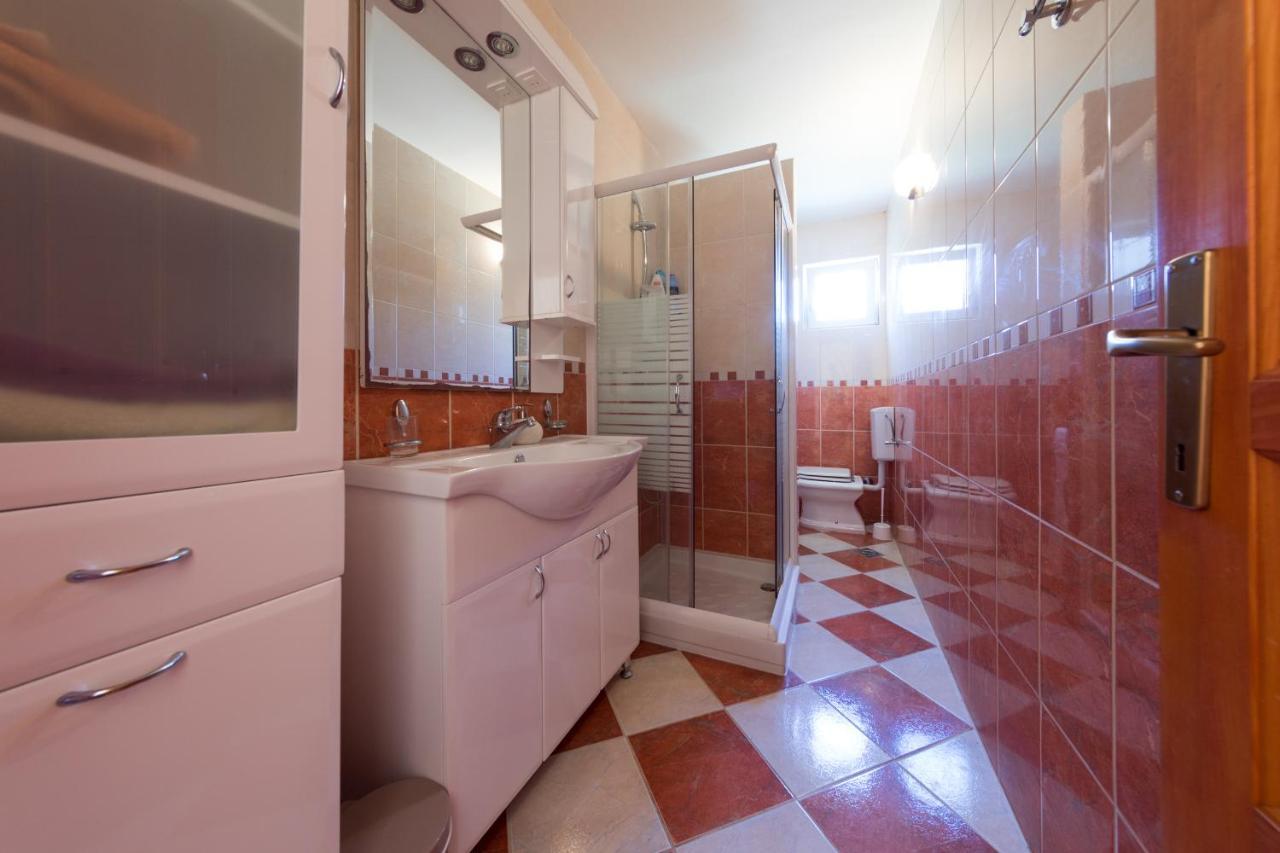 Apartments Pelle Тиват Экстерьер фото